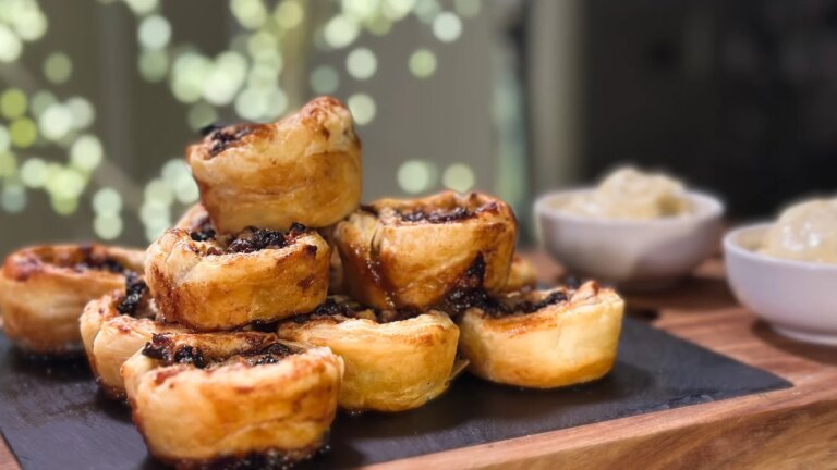 Tourbillons de cannelle et de viande hachée de Neven
