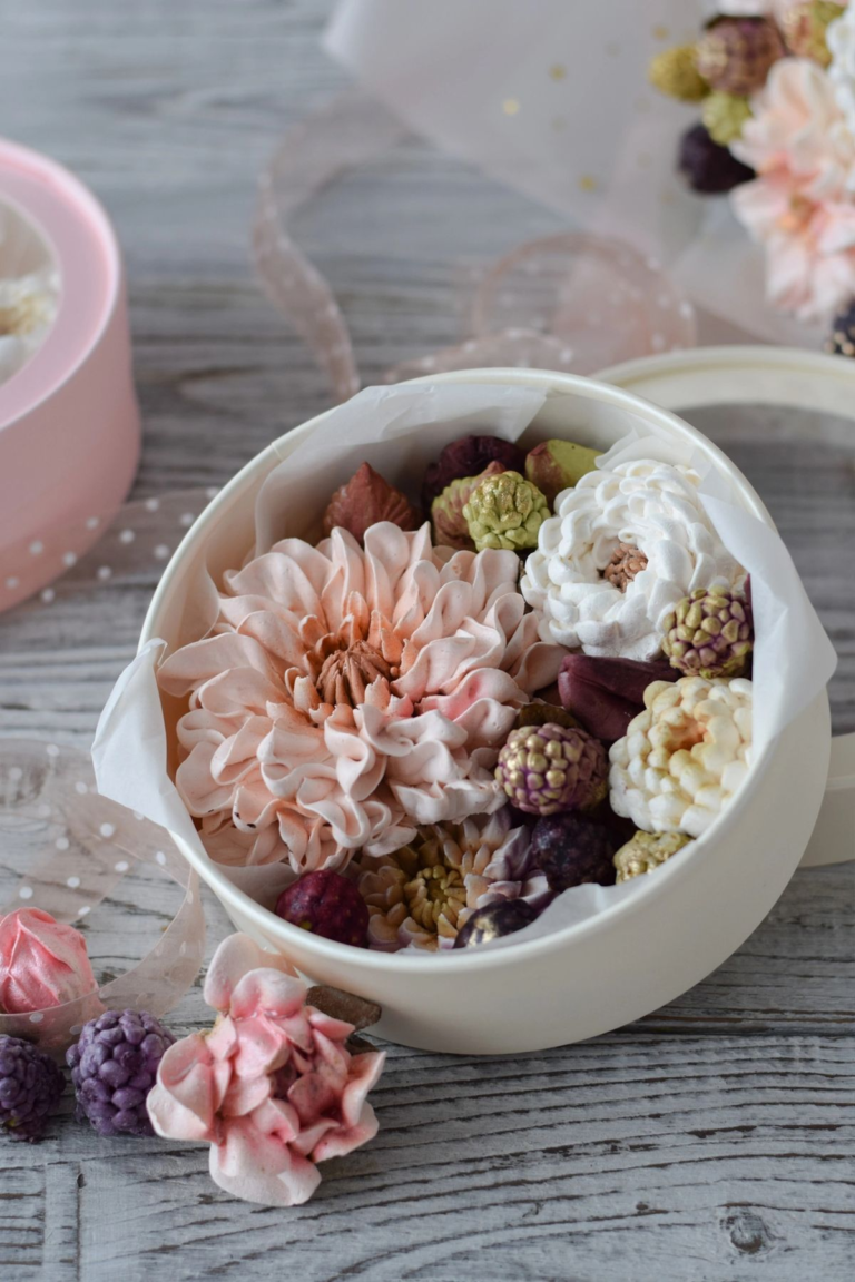 Les fleurs comestibles dans les desserts : esthétisme, saveur et sécurité