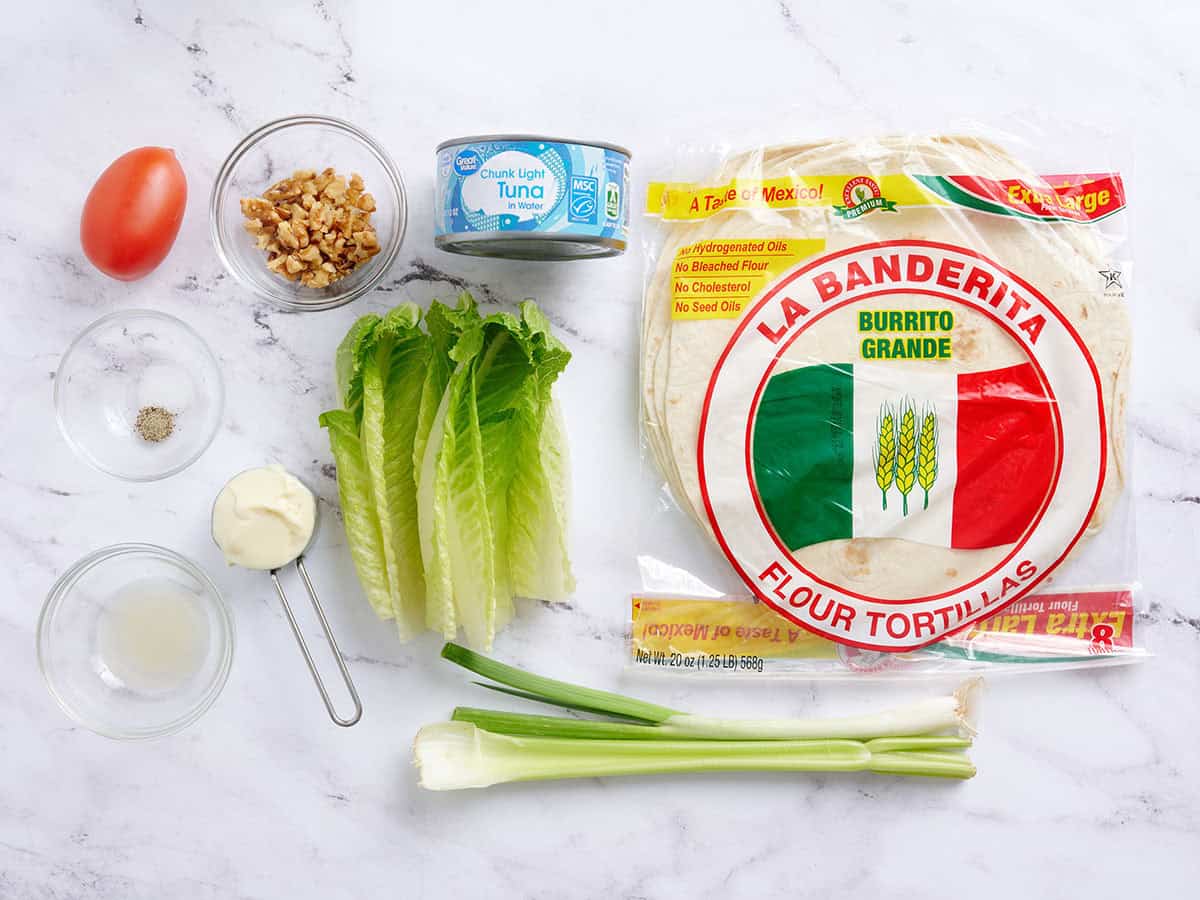 Les ingrédients pour faire un wrap au thon.