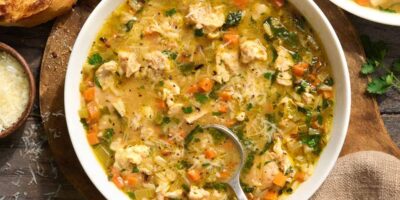 Bol de bouillon de poulet