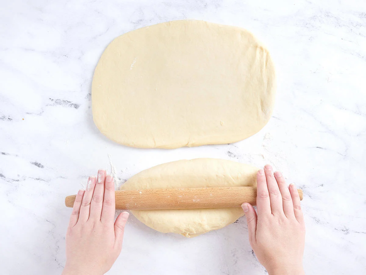 Etaler la pâte levée.