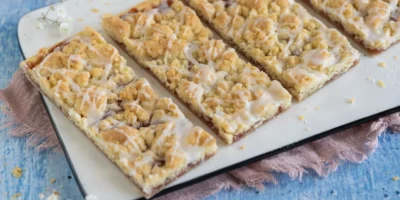 Gâteau aux craquelins avec des pépites | de pâte feuilletée