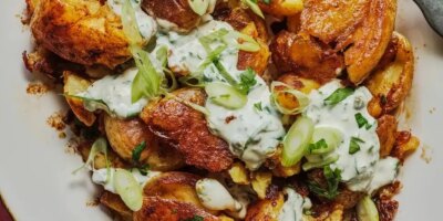 Salade de pommes de terre croustillantes de Jim Moore avec vinaigrette à la moutarde et aux câpres