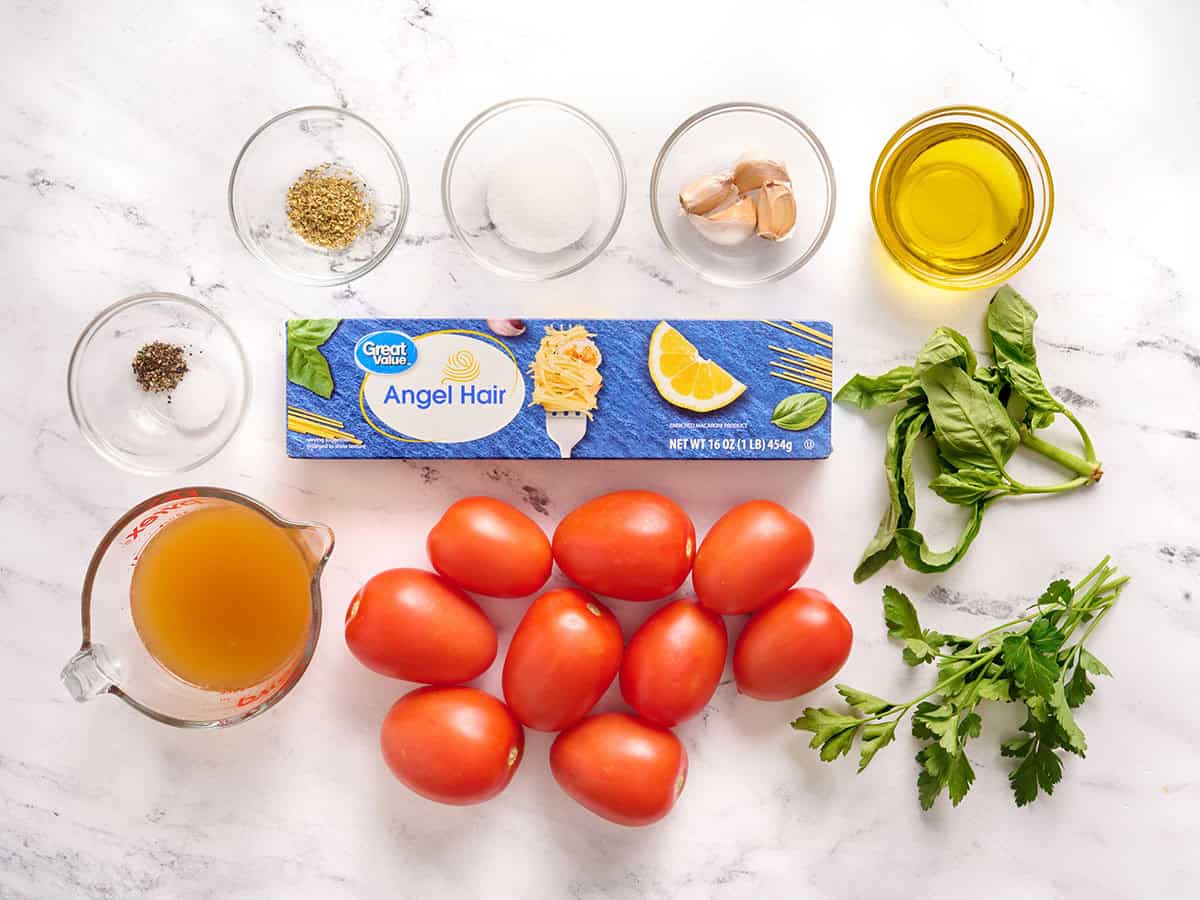 Les ingrédients pour faire des Angel Hair Pasta Pomodoro.
