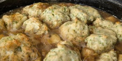 Ragoût de porc et de pommes de Wade Murphy avec raviolis aux herbes