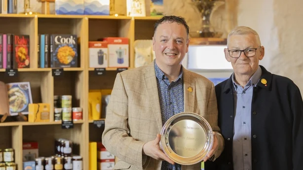 Graham Herterich, champion des producteurs Blas na hÉireann de cette année, et Artie Clifford