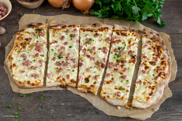 Tarte flambée alsacienne aux lardons et oignons