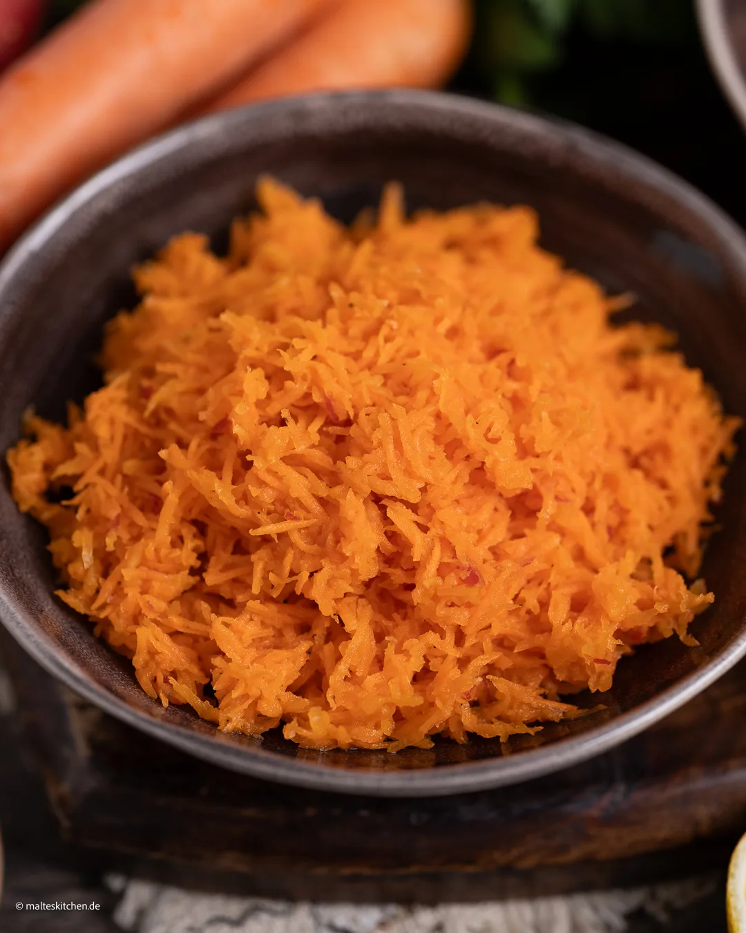 Salade fraîche aux carottes et pommes