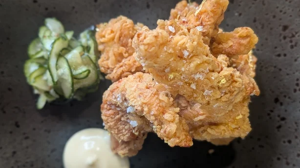 Poulet frit de Kev Aherne avec aïoli à l'ail rôti