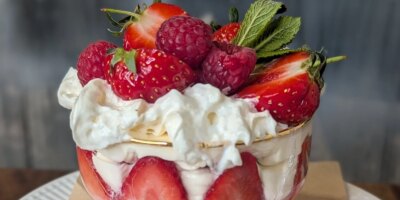 Tiramisu d'été aux baies de Sarah Butler