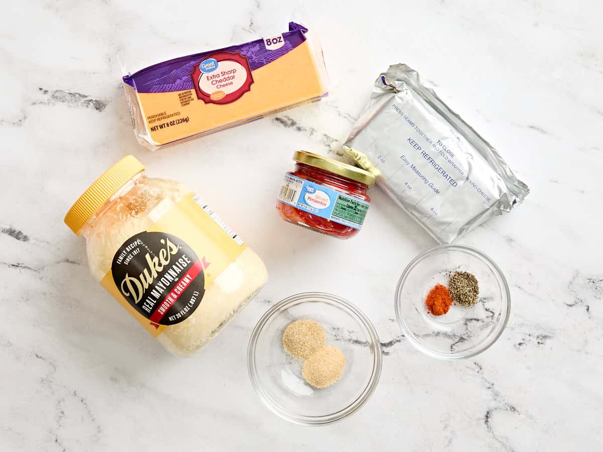 Les ingrédients pour faire du fromage au piment du sud.