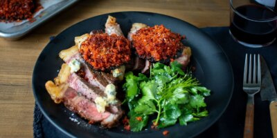 Cuisinez comme un chef : contre-filet aux champignons farcis, nduja et fromage bleu