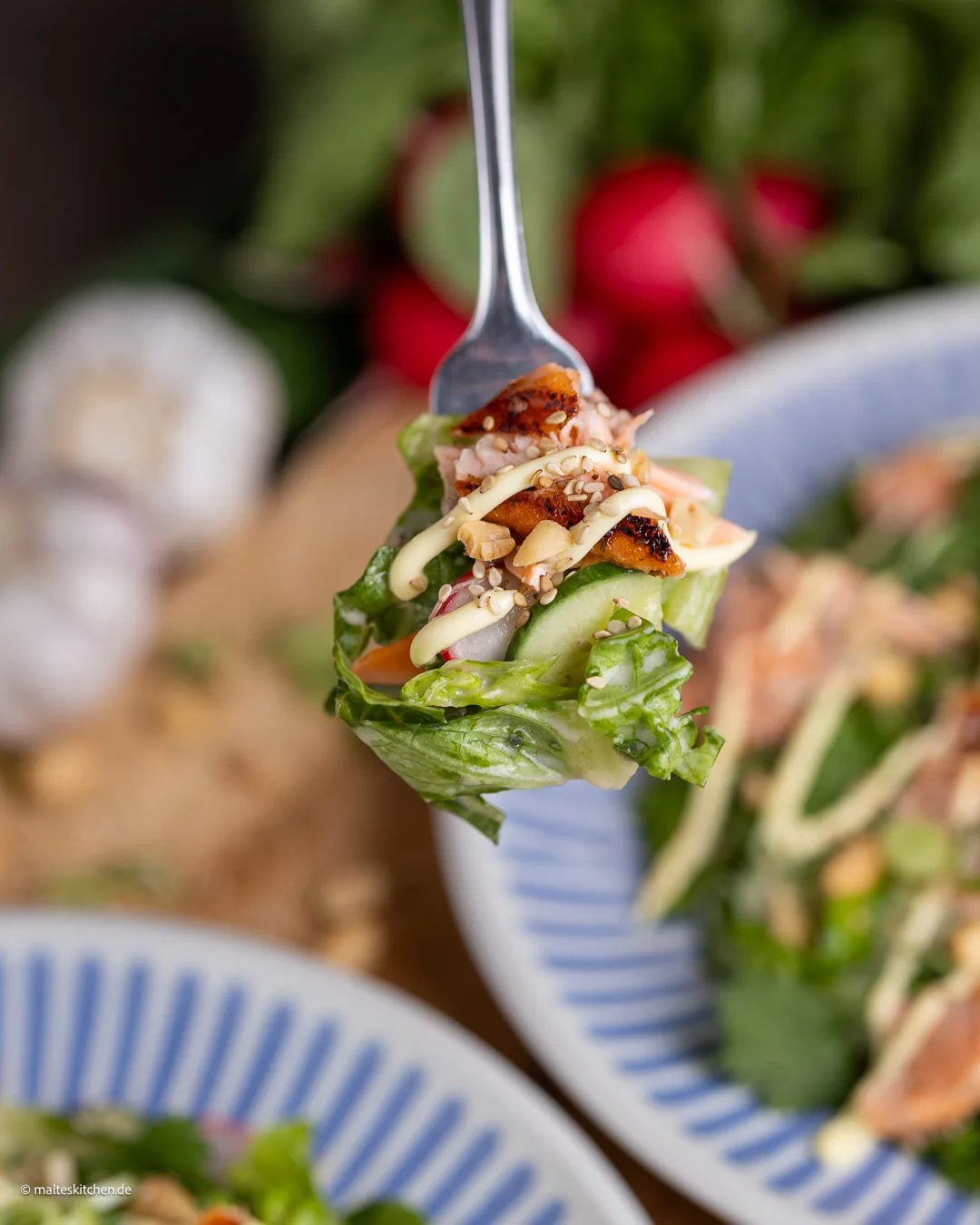 Salade fraîche au saumon grillé