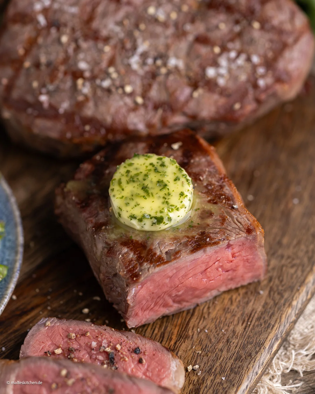 Rumsteck grillé au beurre aux herbes