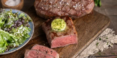 Rumsteck grillé : rose grillé au beurre aux herbes