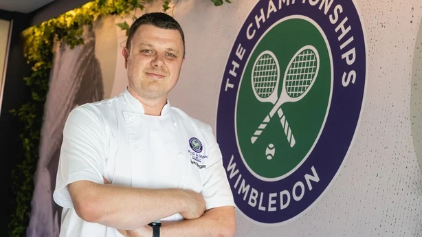 Le chef exécutif Sam Morgan pose pour une photo au Rosewater Pavilion