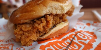 3 restaurateurs irlandais face à la vague du poulet frit américain
