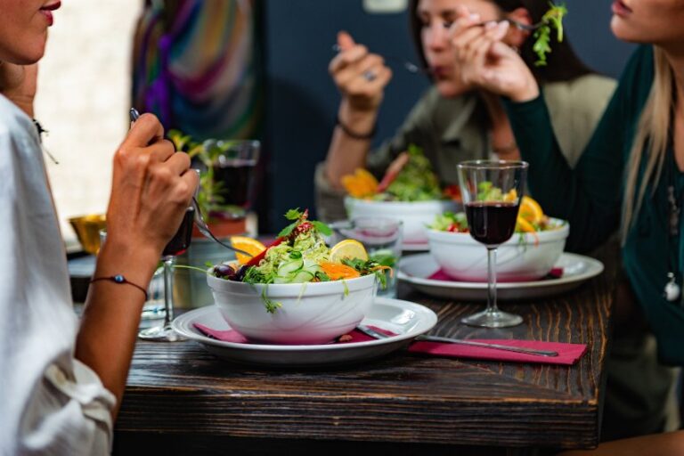 Ouvrir un restaurant : astuces essentielles pour optimiser vos dépenses dès le lancement