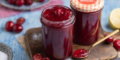 Confiture de cerises de grand-mère aux griottes et vanille