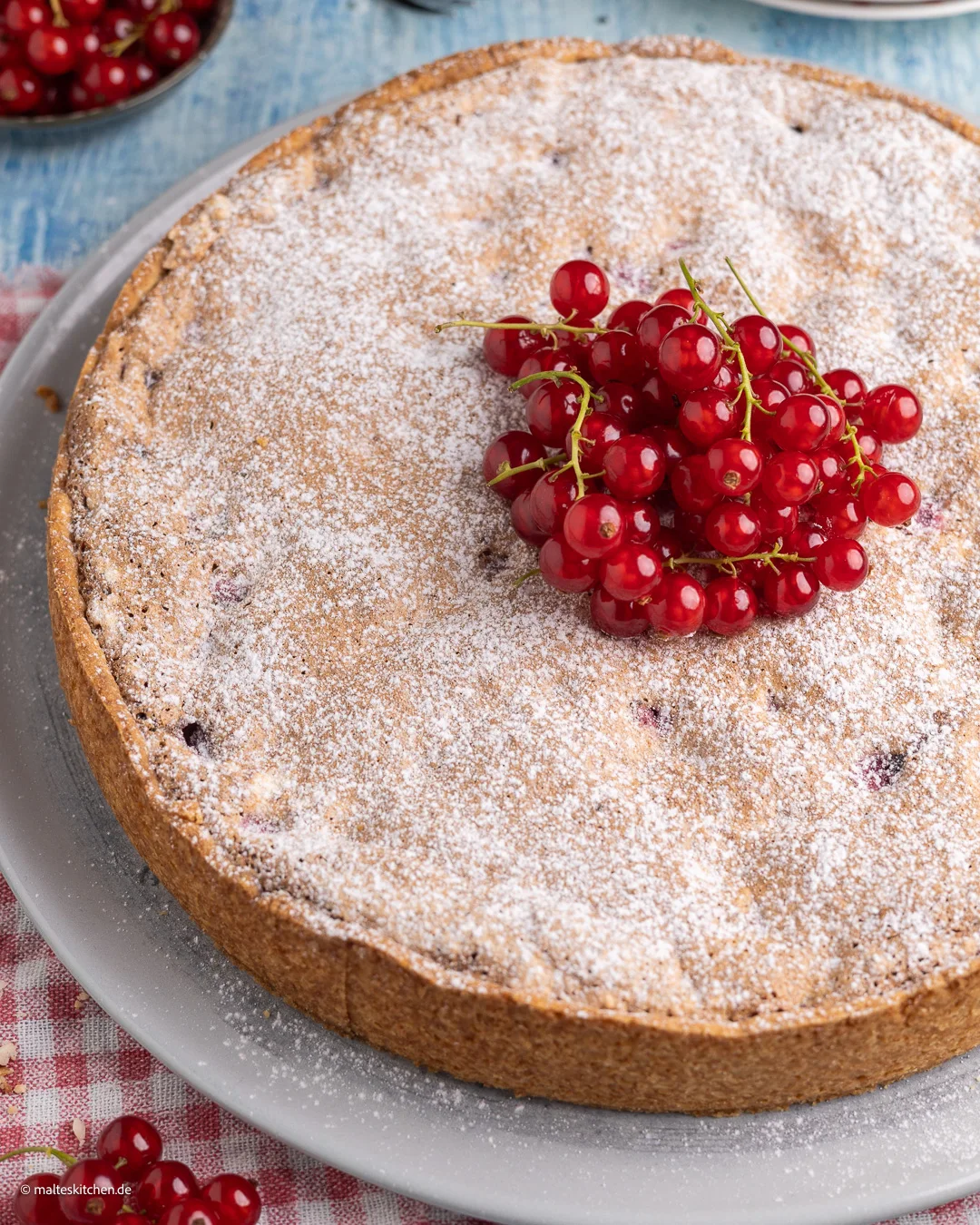 Gâteau à la meringue et aux groseilles