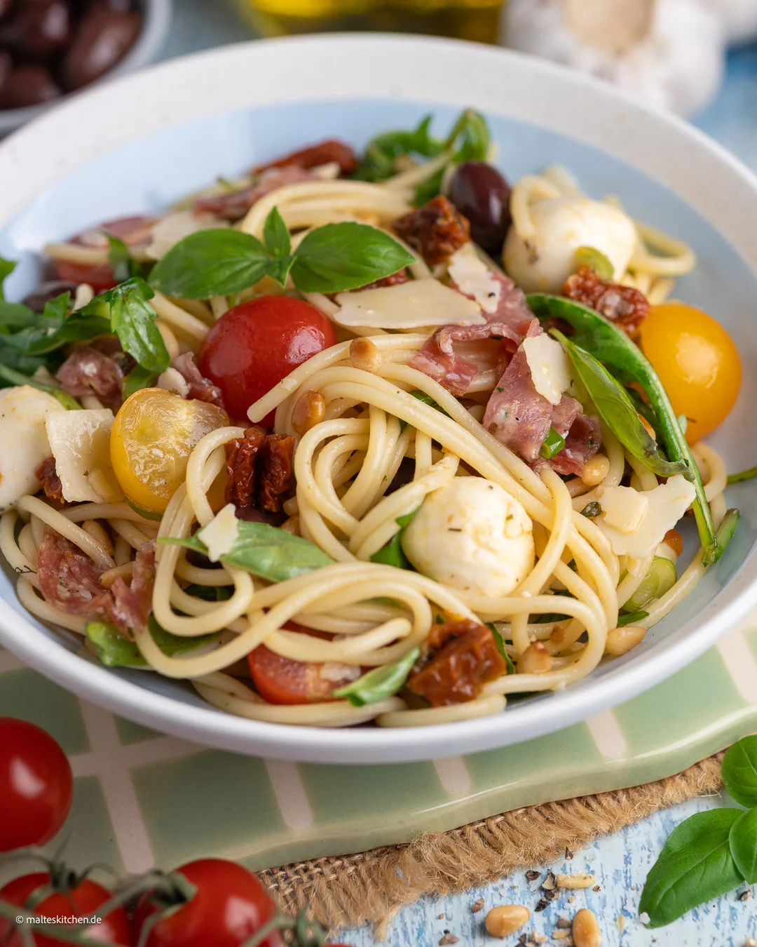 Salade de spaghettis au salami