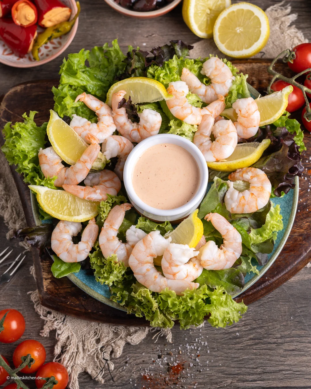 Crevettes, salade et sauce
