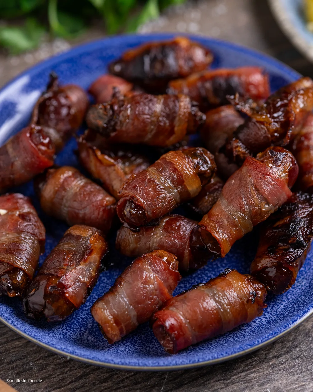 Tapas – dattes enrobées de bacon