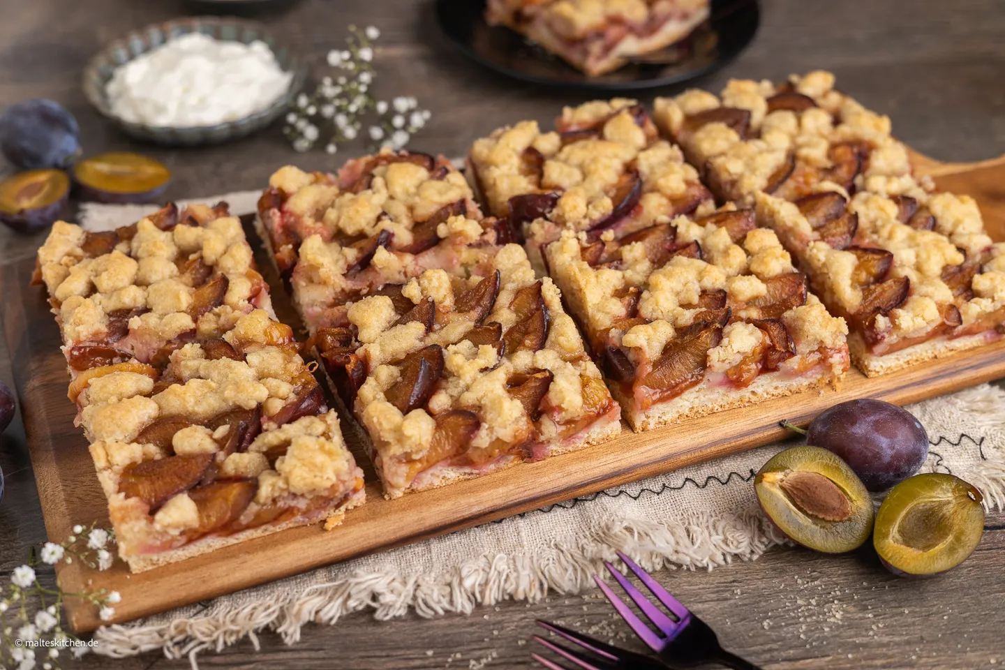 Datschi aux prunes et pépites : juteux et délicieux !