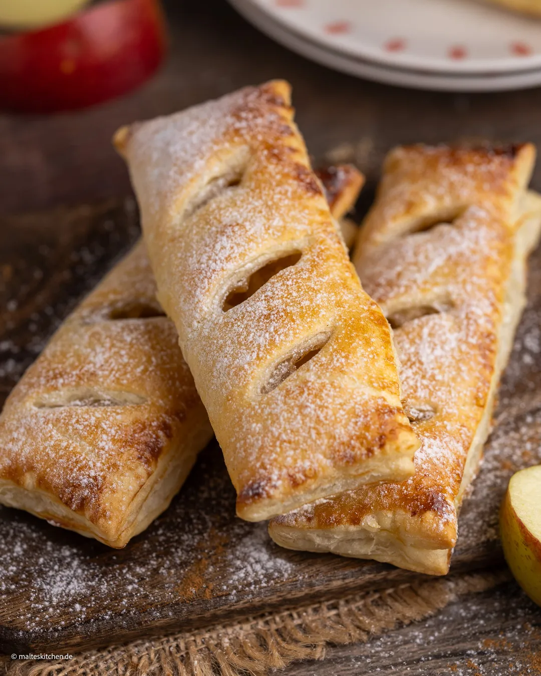Chaussons aux pommes en pâte feuilletée
