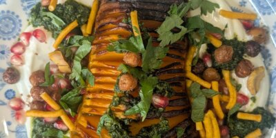 Courge musquée hasselback d'Eunice Power avec yaourt irlandais