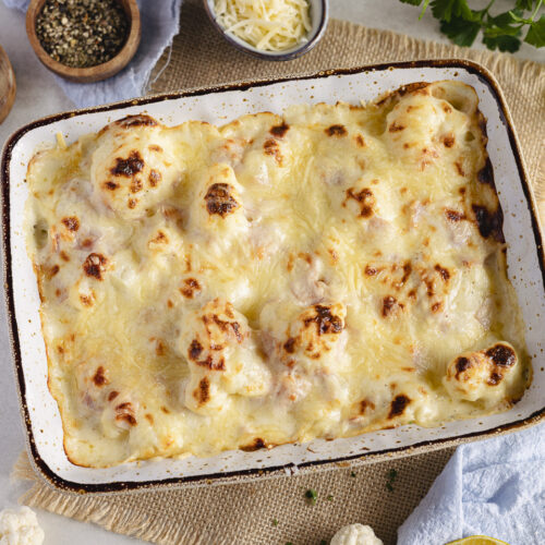 Casserole de chou-fleur, sauce béchamel et jambon cuit