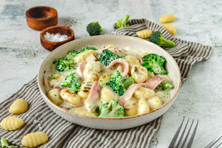 Recette Gnocchi aux Bokolli et jambon sauce au fromage