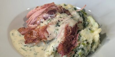 Colcannon de Sarah Butler avec sauce jambon et persil